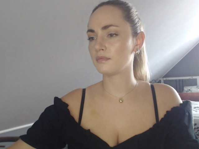 ScarlettXQueen live cam on BongaCams