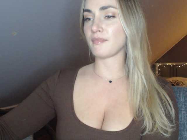 ScarlettXQueen live cam on BongaCams