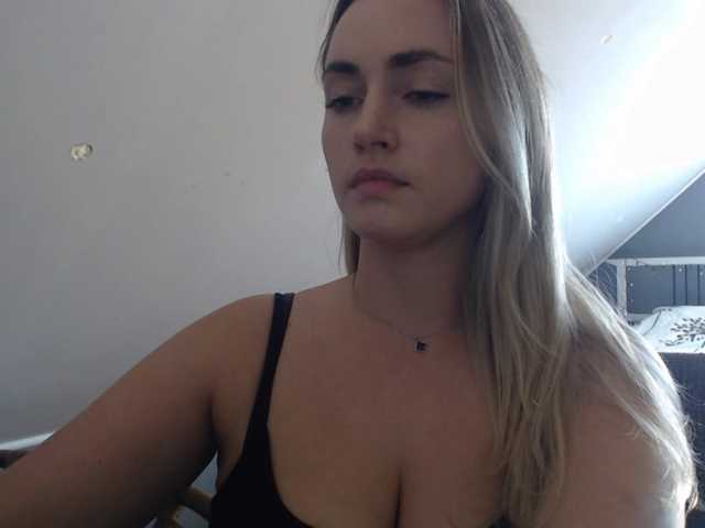 ScarlettXQueen live cam on BongaCams