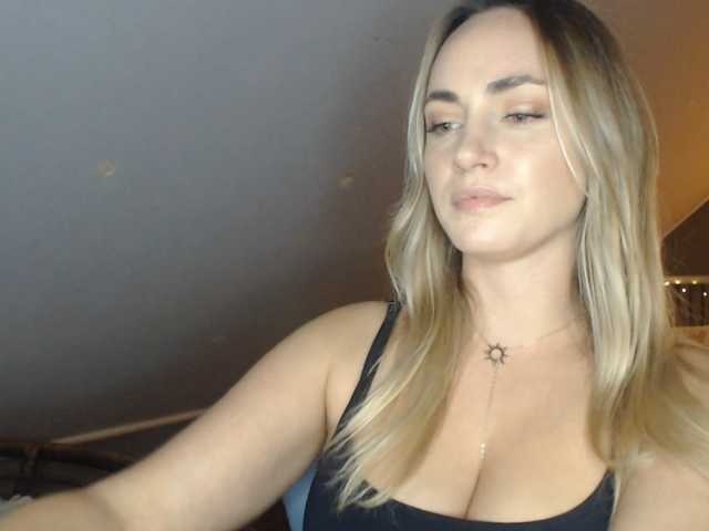 ScarlettXQueen live cam preview