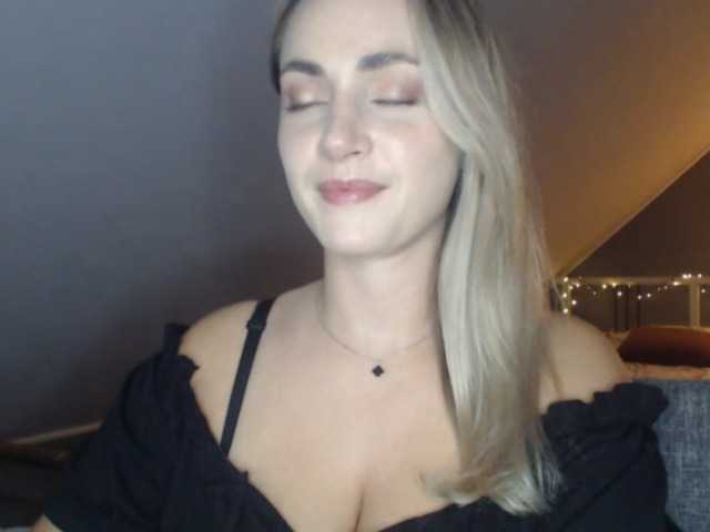 ScarlettXQueen live cam on BongaCams