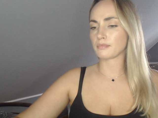 ScarlettXQueen live cam on BongaCams