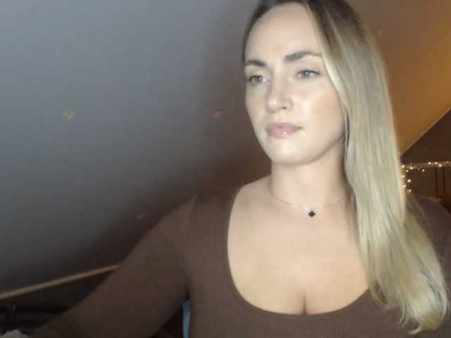 ScarlettXQueen live cam on BongaCams