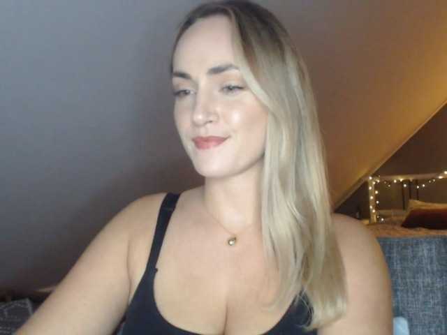 ScarlettXQueen live cam on BongaCams