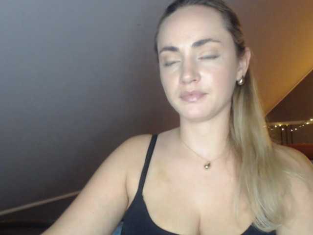 ScarlettXQueen live cam on BongaCams