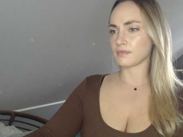 ScarlettXQueen live cam on BongaCams