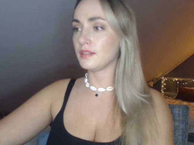 ScarlettXQueen live cam on BongaCams
