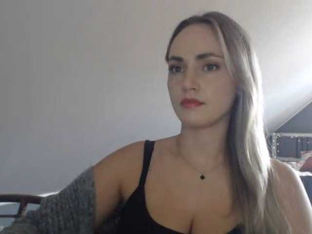 ScarlettXQueen live cam on BongaCams
