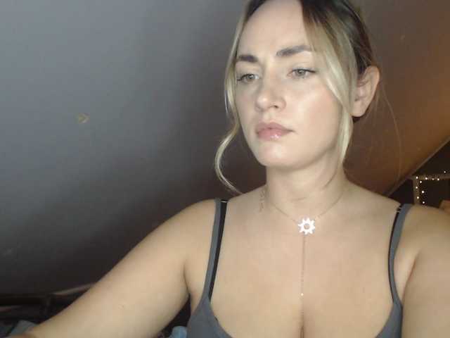 ScarlettXQueen live cam on BongaCams