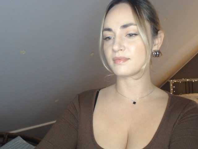 ScarlettXQueen live cam on BongaCams