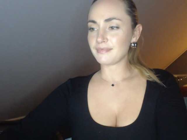 ScarlettXQueen live cam on BongaCams