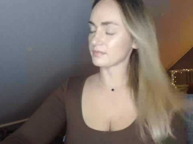 ScarlettXQueen live cam on BongaCams