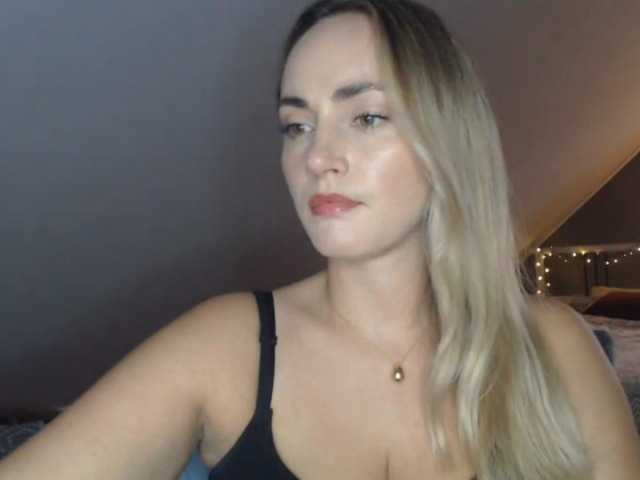 ScarlettXQueen live cam on BongaCams