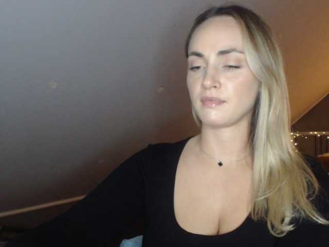 ScarlettXQueen live cam on BongaCams