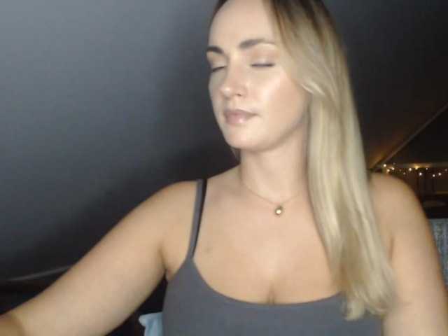 ScarlettXQueen live cam on BongaCams
