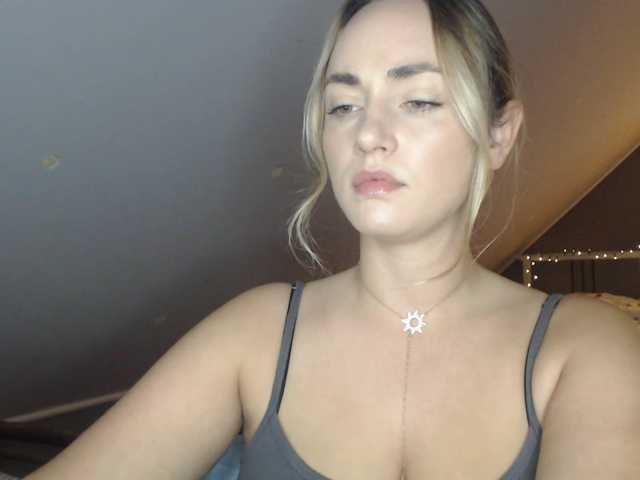 ScarlettXQueen live cam on BongaCams