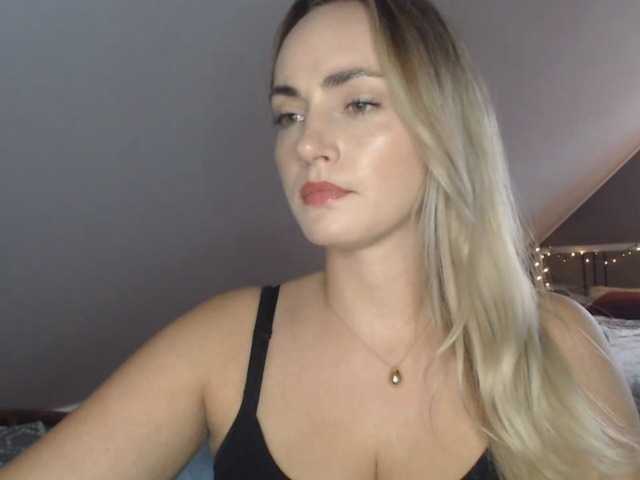 ScarlettXQueen live cam on BongaCams