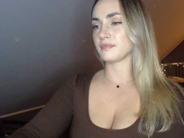 ScarlettXQueen live cam on BongaCams