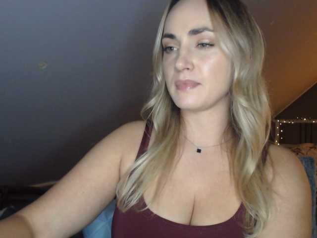 ScarlettXQueen live cam preview