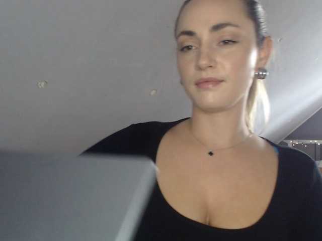ScarlettXQueen live cam on BongaCams