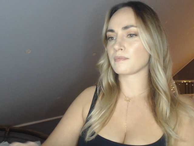 ScarlettXQueen live cam preview