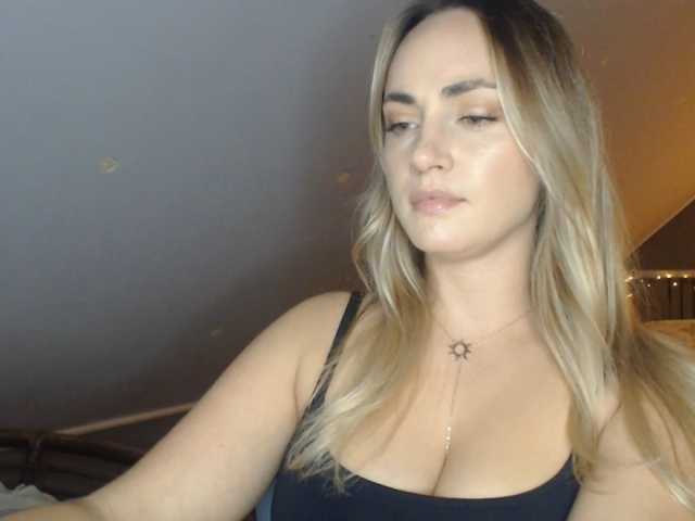ScarlettXQueen live cam preview