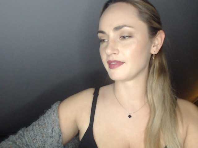 ScarlettXQueen live cam on BongaCams
