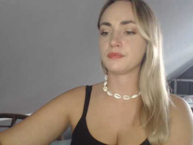 ScarlettXQueen live cam on BongaCams