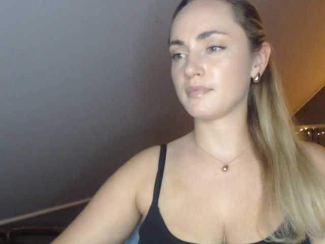 ScarlettXQueen live cam on BongaCams
