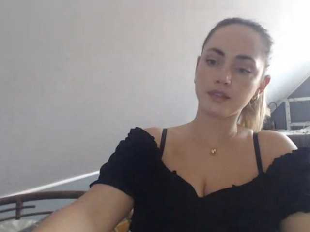 ScarlettXQueen live cam on BongaCams
