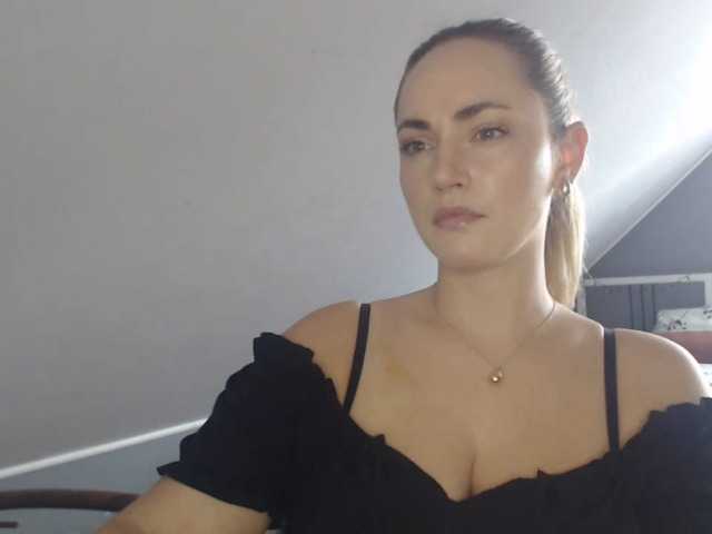 ScarlettXQueen live cam on BongaCams