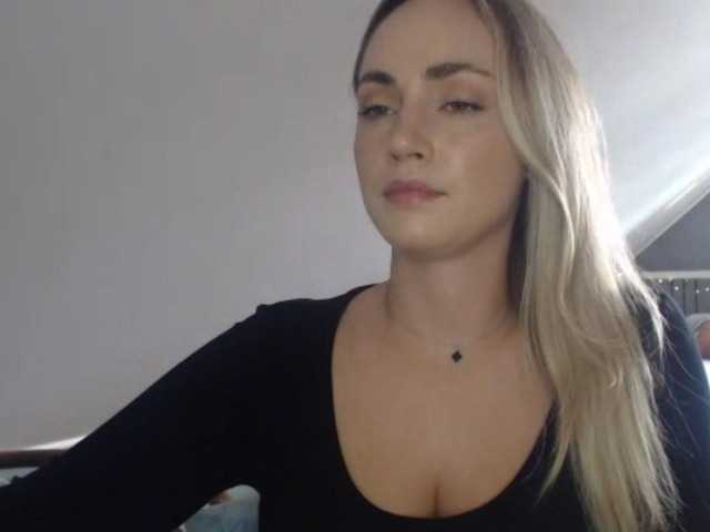 ScarlettXQueen live cam on BongaCams