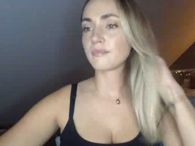 ScarlettXQueen live cam on BongaCams