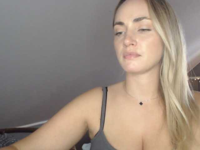 ScarlettXQueen live cam on BongaCams