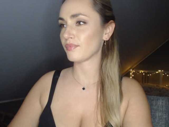 ScarlettXQueen live cam on BongaCams