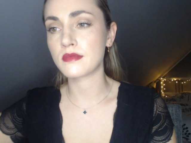 ScarlettXQueen, 29 y/o - Live Cam on BongaCams