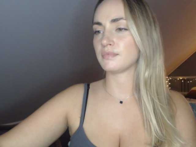 ScarlettXQueen live cam on BongaCams