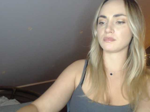 ScarlettXQueen live cam on BongaCams