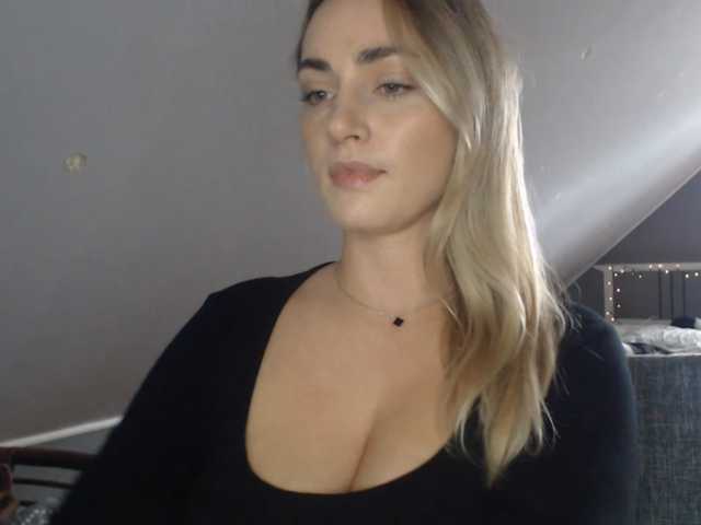 ScarlettXQueen live cam on BongaCams