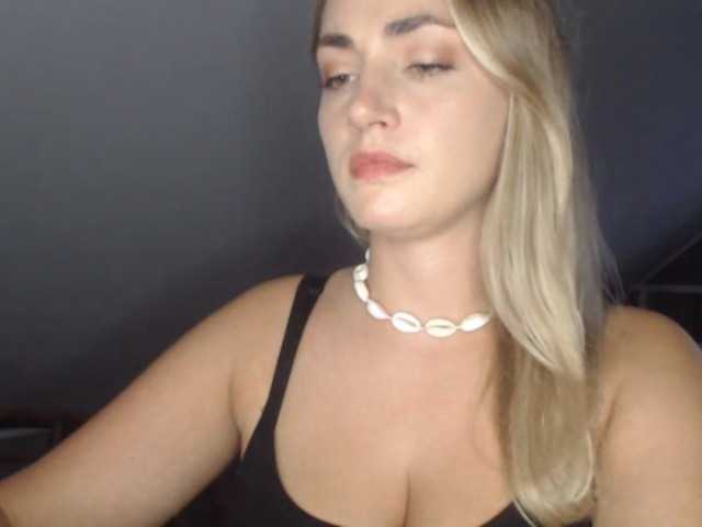 ScarlettXQueen live cam on BongaCams