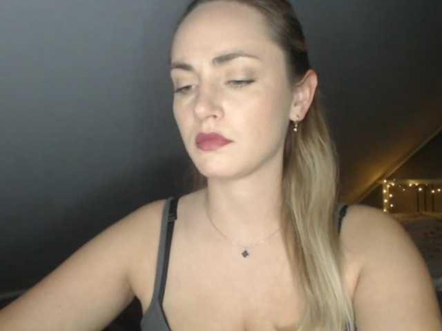 ScarlettXQueen live cam on BongaCams