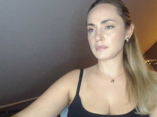 ScarlettXQueen live cam on BongaCams
