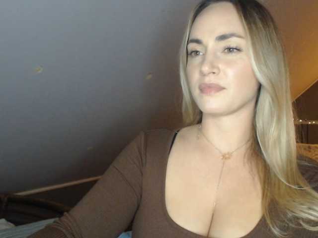ScarlettXQueen live cam on BongaCams