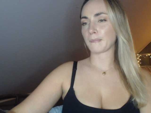 ScarlettXQueen live webcam show