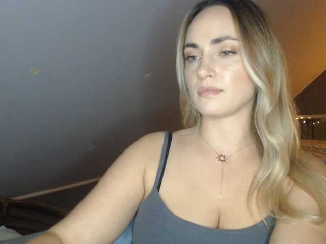 ScarlettXQueen, en directo ahora en BongaCams
