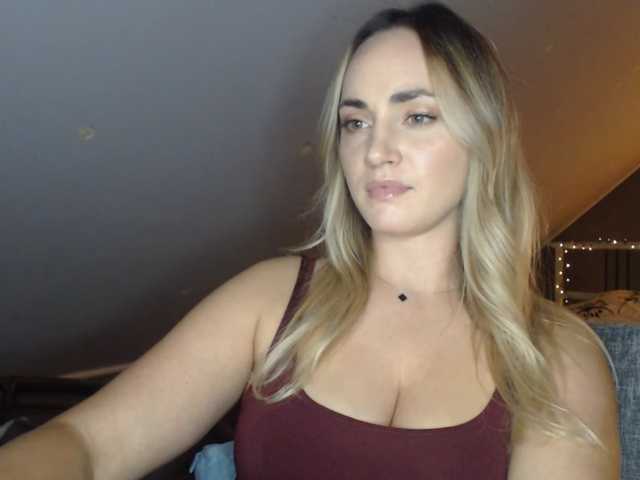 ScarlettXQueen live cam on BongaCams