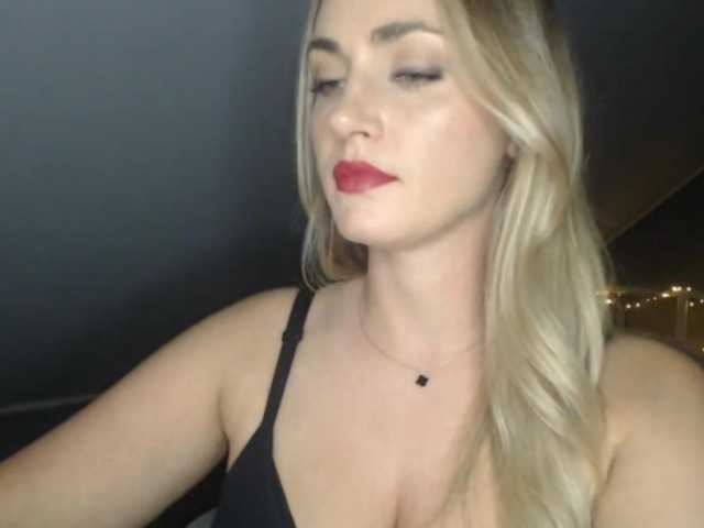 ScarlettXQueen live cam on BongaCams