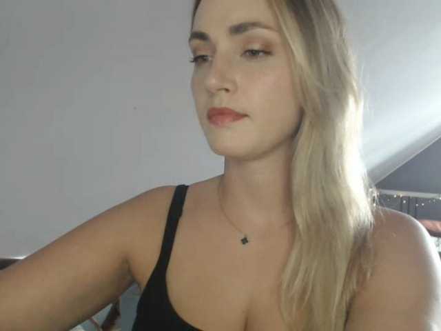 ScarlettXQueen live cam