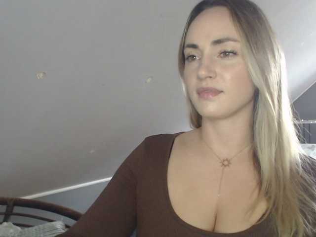 ScarlettXQueen live cam on BongaCams