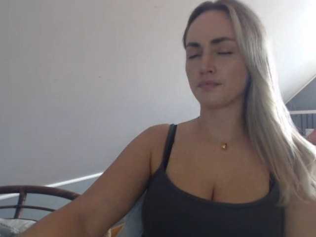 ScarlettXQueen live webcam show